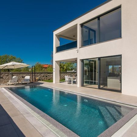Luxury Villa Weiss - Malinska - Heated Pool - Central Floor Heating In Winter Zewnętrze zdjęcie